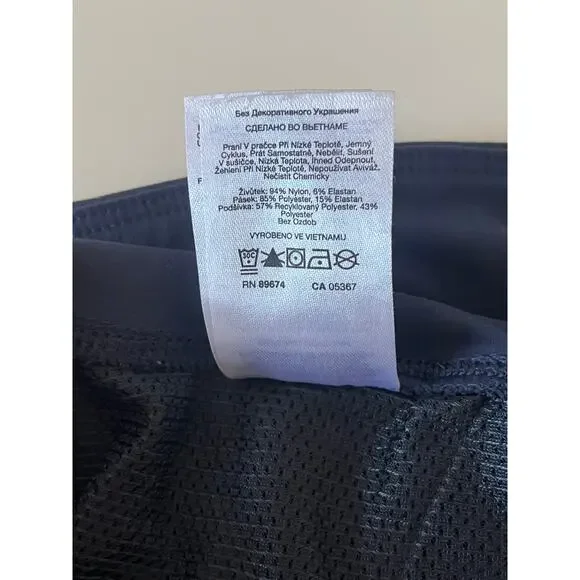 Mountain Hardwear Dynama Bermuda Short - Picture 7 of 11